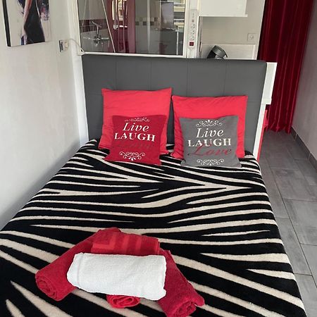 Naturist Paradise In « Swinging Cap » Agde Bagian luar foto